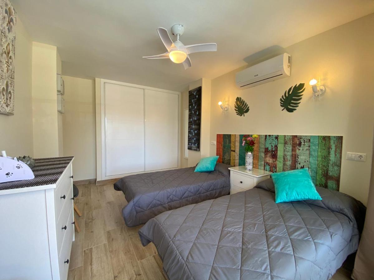 Modern 1 Bedroom Seaside Apartment With Pool Fuengirola Exterior foto